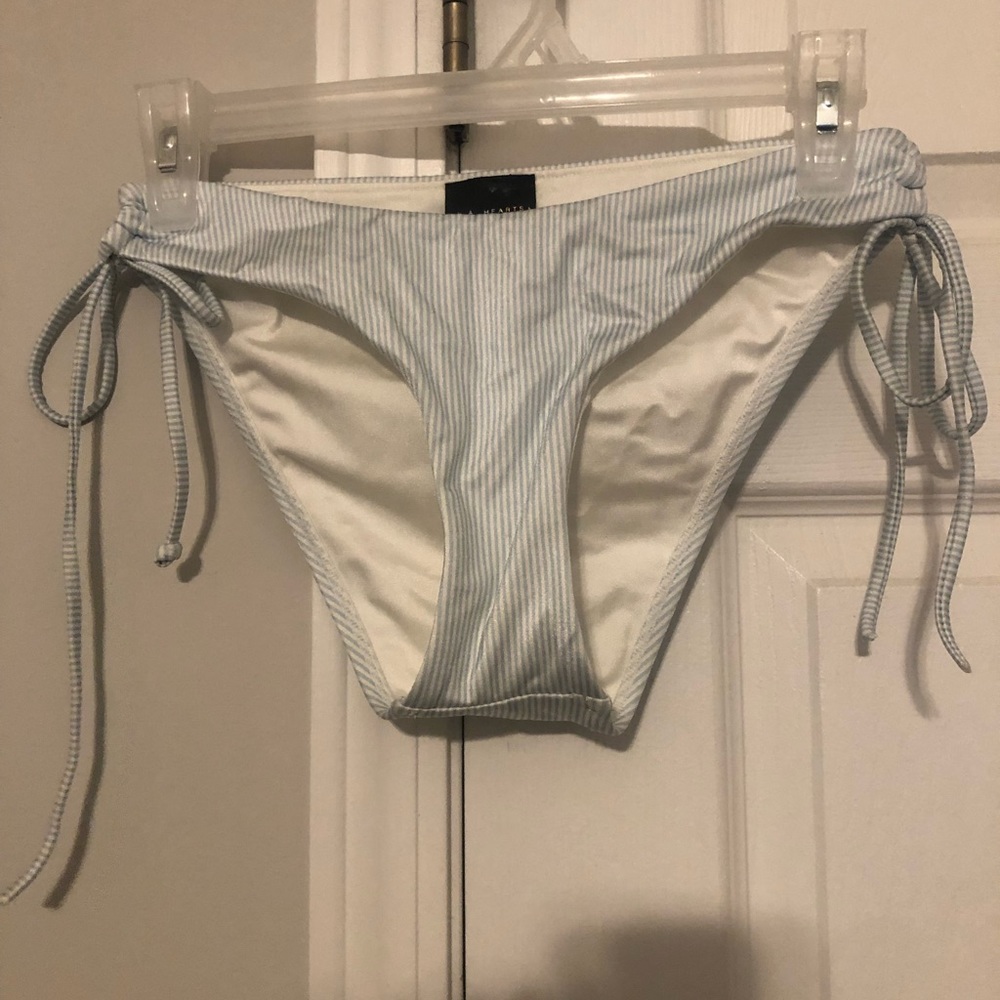 3/$15 🔸 L.A. Hearts bikini bottom size S